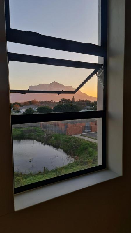 1 Bedroom Property for Sale in Pinelands Western Cape